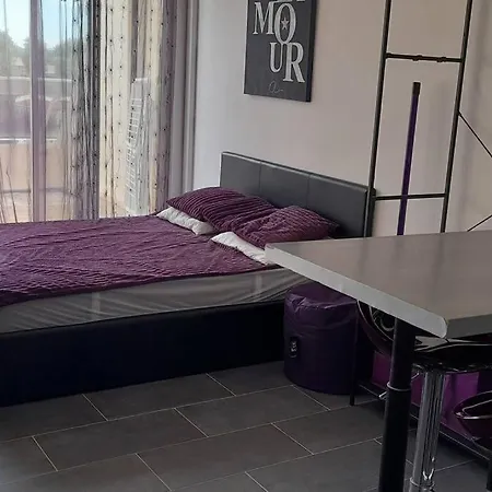 77, Heliopolis L Au Village Naturiste Apartment *