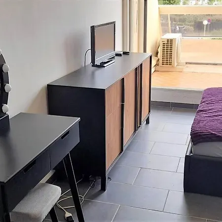 77, Héliopolis L Au Village Naturiste *