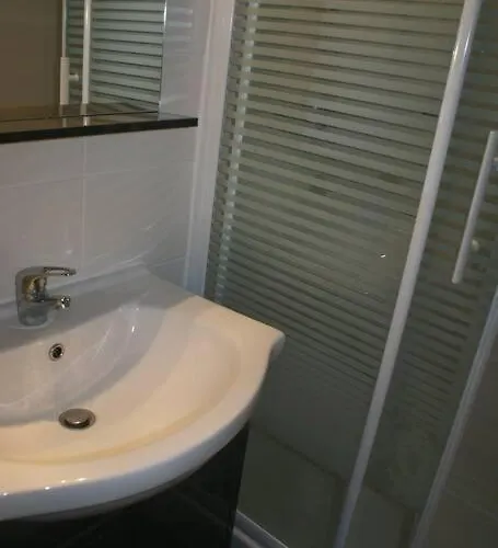 77, Héliopolis L Au Village Naturiste